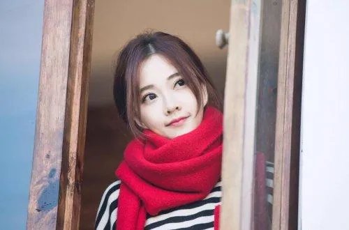 你觉得冯提莫是目前最火的主播吗？