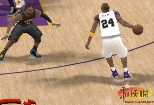 《NBA 2K12》过人方法(名人堂适用)