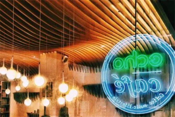 广州十大西餐厅排行榜：莫尔顿扒房上榜，第七可以看到电轨