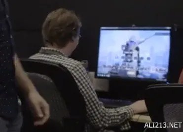 《守望先锋》新英雄：支援型重型狙击手是真的吗？