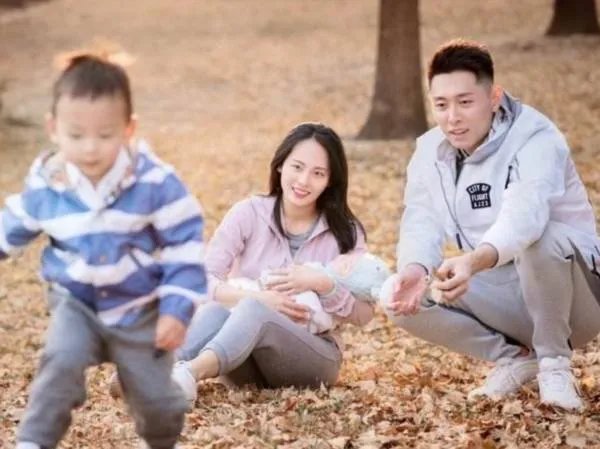 买超夸张嘉倪年轻，被丈夫夸奖是不是一件很幸福的事情？