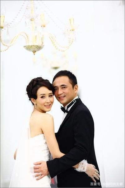 胡静风光大嫁进豪门，现在怎么样了？