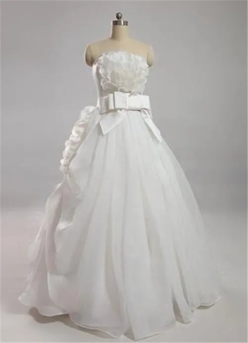 2018年经典婚纱款式大全 时尚个性的新娘婚纱款式推荐