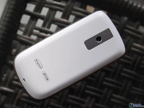 差钱买这些 花2000元去掉“囧”相的手机