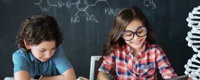 堡垒的拼音和意思