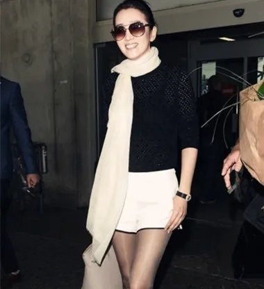 巩俐黑丝美腿韵味依旧 不老女神惹众人惊叹