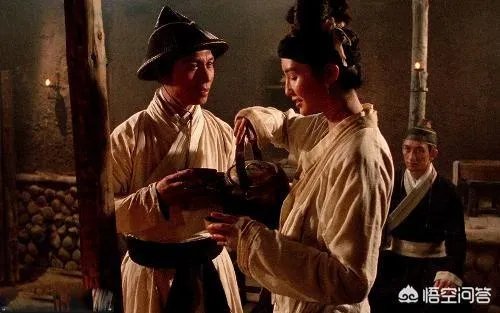 小时候武打古装电影很多，现在却很少，你看过最经典的武打电影有哪些？