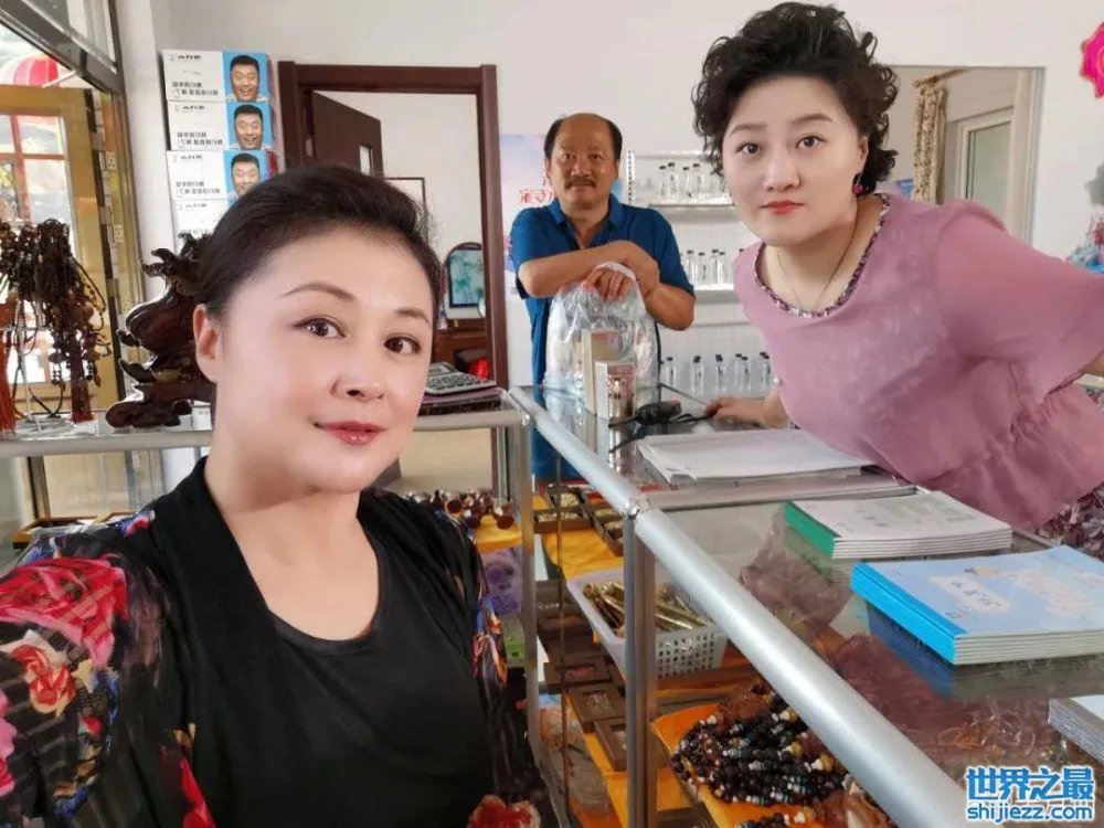 于月仙去世头七，长贵王小宝直播宣布：没了大脚，拒绝出演《乡爱》 ... 