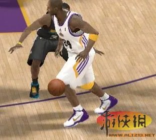 《NBA 2K12》过人方法(名人堂适用)