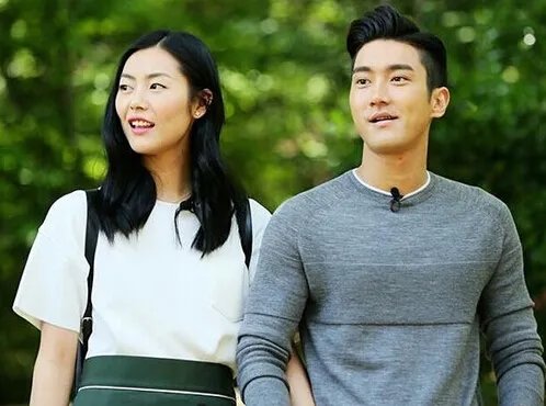 刘雯避谈崔始源笑容瞬间消失 石榴夫妇已分手情侣手镯已摘