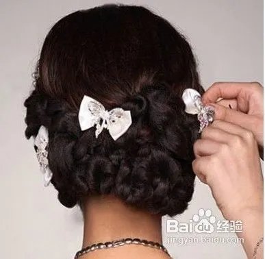 韩式短发新娘发型如何做？