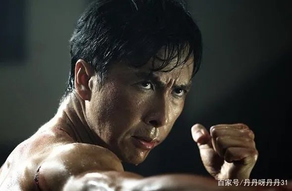 甄子丹片酬是1.15吨，有人说他狮子大开口，黄百鸣是如何看甄子丹的？