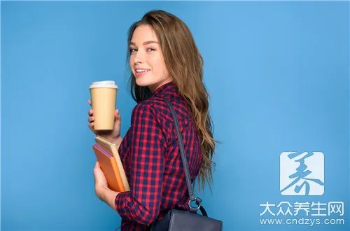 女童乳房发育初期图片