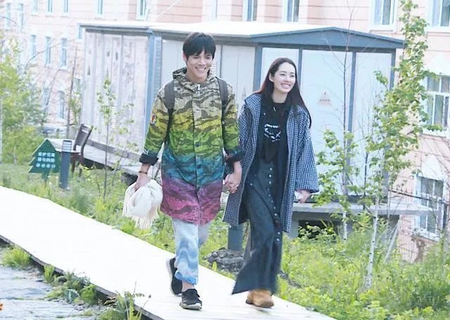 郭碧婷妹妹曝光，美貌竟不输姐姐？