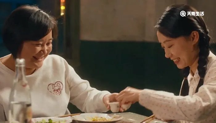 贾玲的妈妈真的车祸去世了嘛