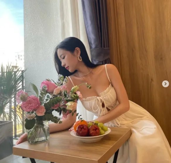 身材火辣！越南奶茶妹junvu95颜值神似Angelababy！
