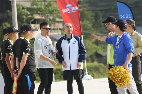 极限挑战打错张艺兴的名字，粉丝要求道歉是大题小做吗？