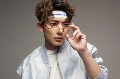 杨幂只吃一根米线引发网友热议