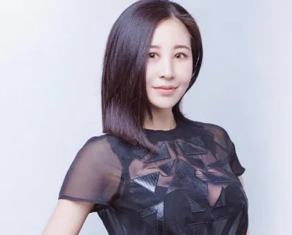最美台球女裁判吕帅希，三围完胜柳岩，直言以后想生4个孩子，你怎么看？
