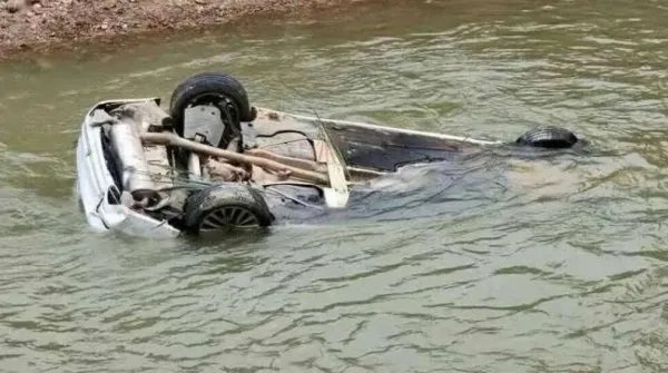 江西小伙95后王亮2分钟勇救4人,立了一等功为什么还被喷?