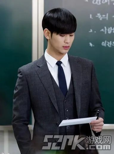 金秀贤亮相北京车展引骚乱 教授男神魅力有增无减