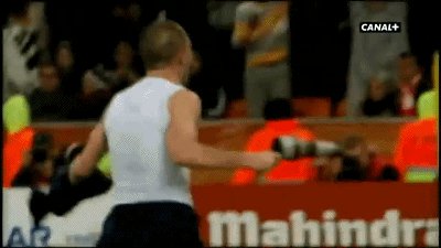 武磊谢幕战攻入赛季第三球，帮助球队锁定欧战资格，疯狂脱衣庆祝吃黄牌，如何评价？