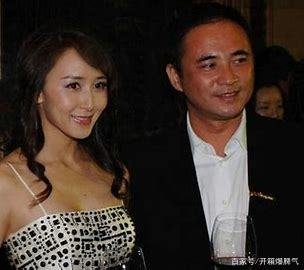 胡静风光大嫁进豪门，现在怎么样了？