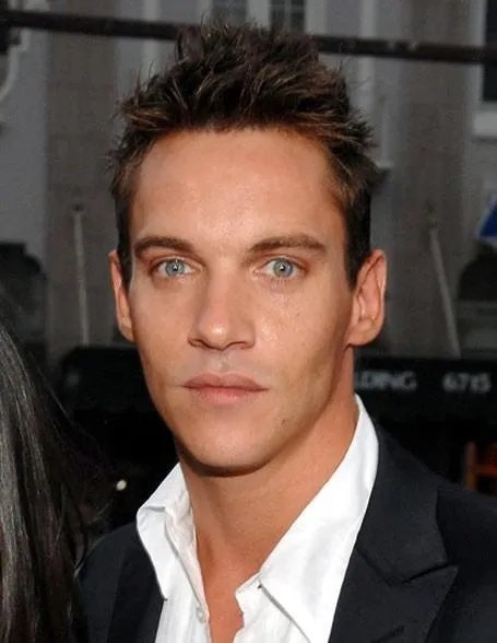 乔纳森·莱斯·梅耶斯的人物评价