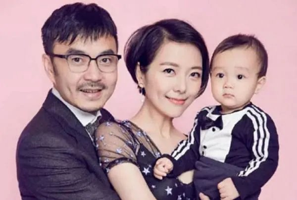 汪涵妻子疑成老赖？被强制执行标14w，曾被闺蜜骗走788万，你怎么看？