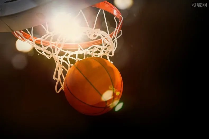 上海男篮王哲林更衣室录音门事件原话文字 李添荣被骂