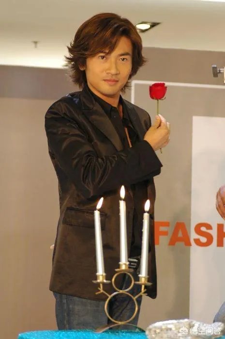 与赵薇一起合作过《还珠格格》的演员们谁发展最好？