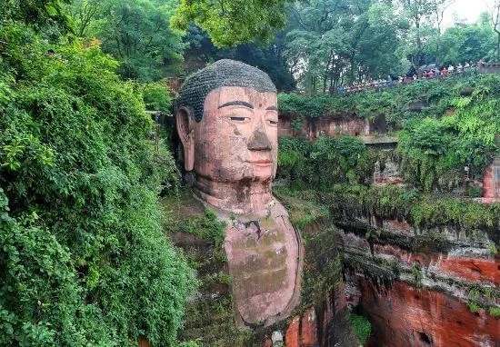 大弥勒佛像在哪？