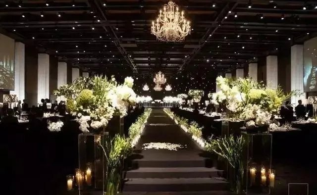 宋慧乔婚礼上穿的裙子为什么那么贵?