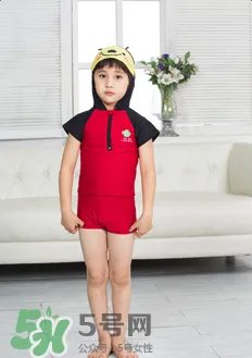 儿童泳衣连体好还是分体好？儿童泳衣哪个款式好？