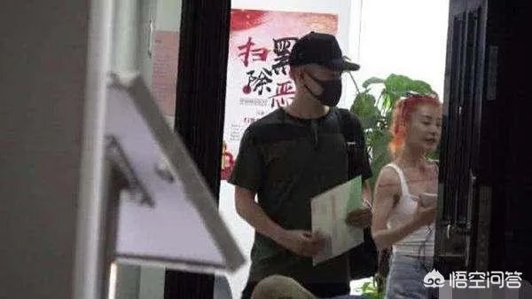 唐菀与曹云金离婚后迅速复出拍戏，你怎么看？