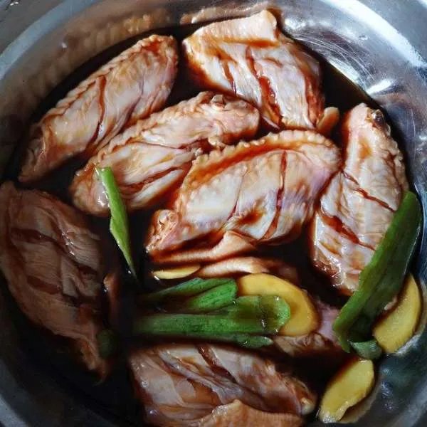 香味扑鼻的三汁焖锅怎么样做味道鲜美，上桌非常受欢迎？