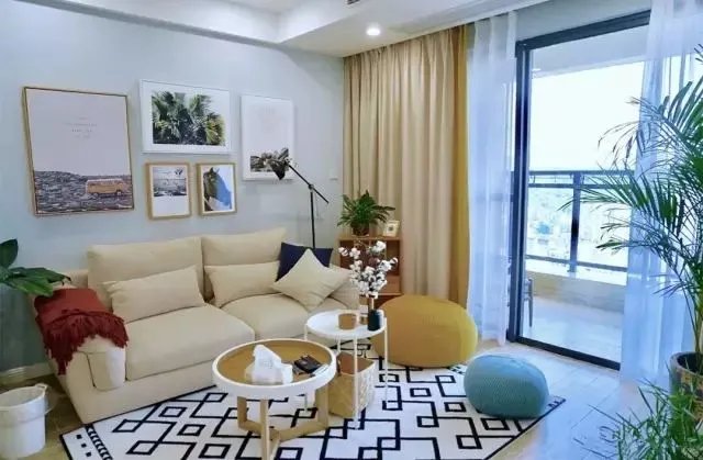 客厅和阳台窗帘如何装,看完才恍然大悟!