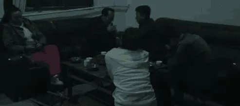 《中邪》中出现了哪些农村民俗？