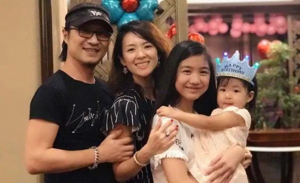 为什么章子怡能靠当后妈洗白？