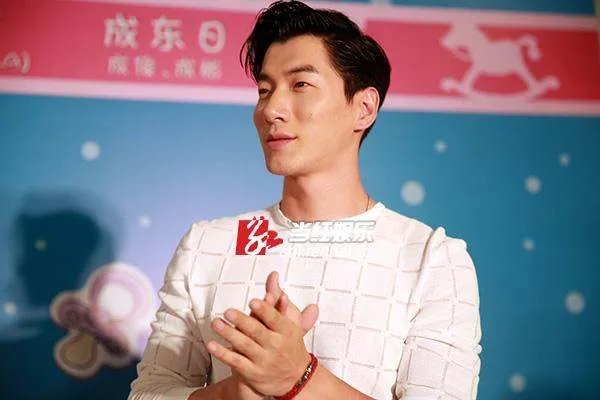 张亮寇静离婚还同住，他们是还爱着对方吧？