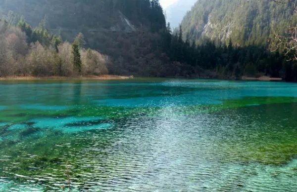 九寨沟遭遇地震后重新开放了，九寨天堂现在变成什么样了？