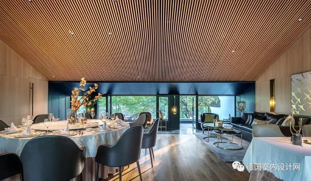 全球首家区块链酒吧