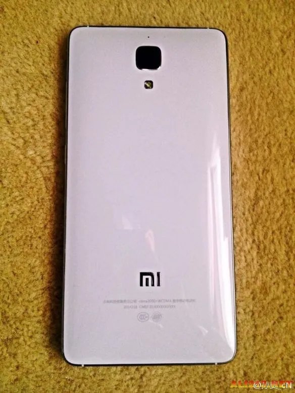 小米4发布会下午两点开始！微博曝出高清真机照