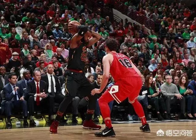 詹姆斯率残阵8人轮换骑士胜公牛，骑士能以东部第三身份进入季后赛吗？