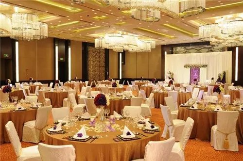 上海办婚礼酒店哪家好  上海办婚礼一桌多少钱