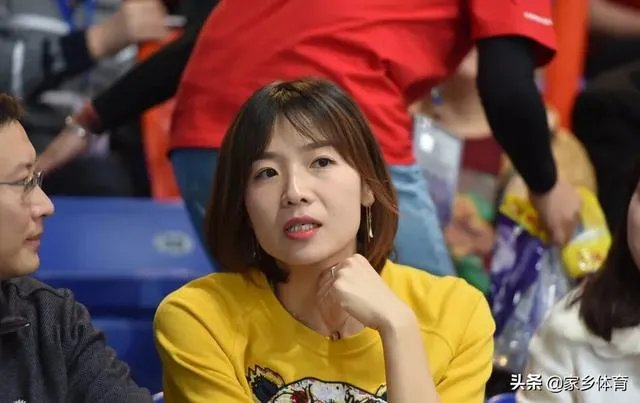 魏秋月和木村纱织，谁才是亚洲排坛的第一美女呢？你怎么看？