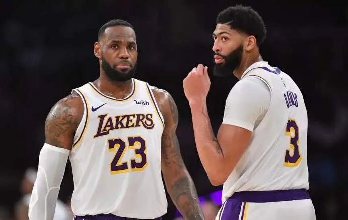 让詹姆斯甘心让位的浓眉，难到是比欧文更出色吗？