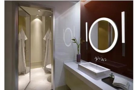 门对镜子风水大忌！为什么门与镜不能相对？