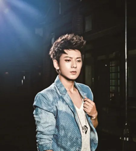 2010年湖南卫视跨年演唱会陈翔惊艳 再现经典“反串秀”