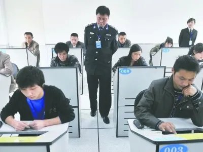 科目一考试题比模拟题